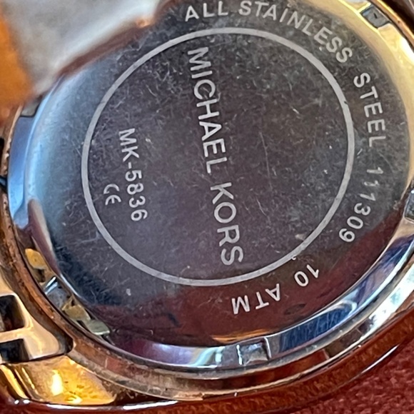 Michael Kors Designer watch. Crystal accents Stainless Steel. Round - Picture 7 of 11